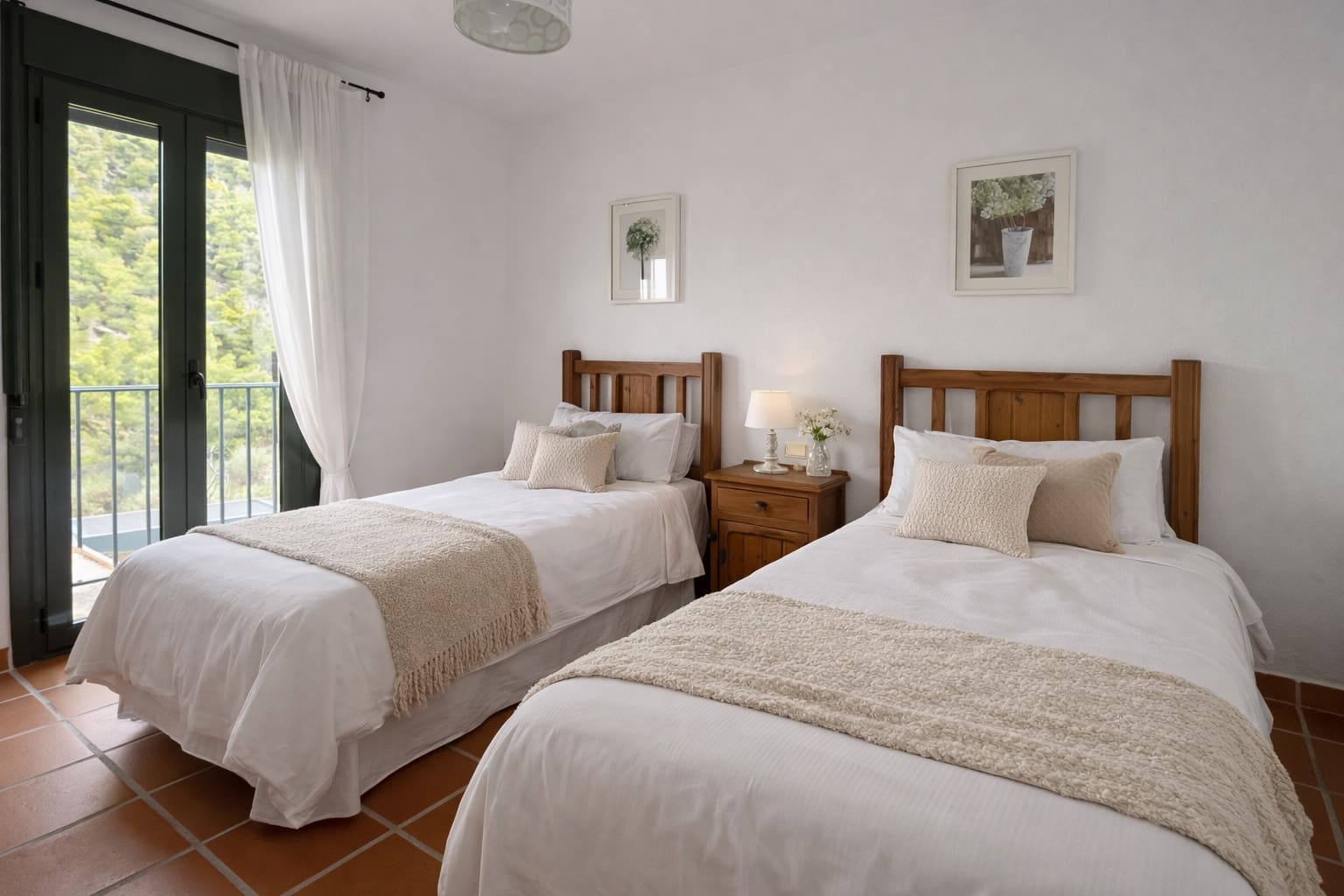 2 makuuhuone Huvila vuokrattavana paikassa Frigiliana mukana uima-altaan 
autotalli - 1 800 € (Ref: 7857216)