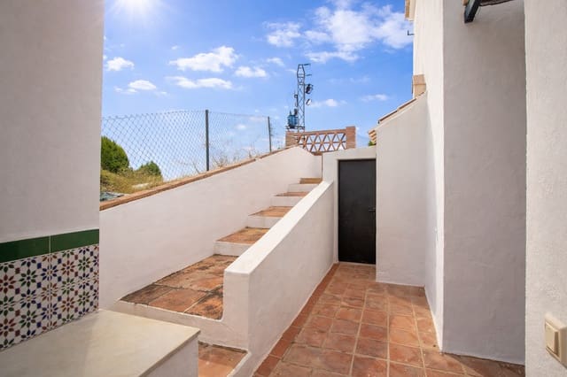 2 bedroom Villa for rent in Frigiliana with pool garage - € 1,800 (Ref: 7857216)