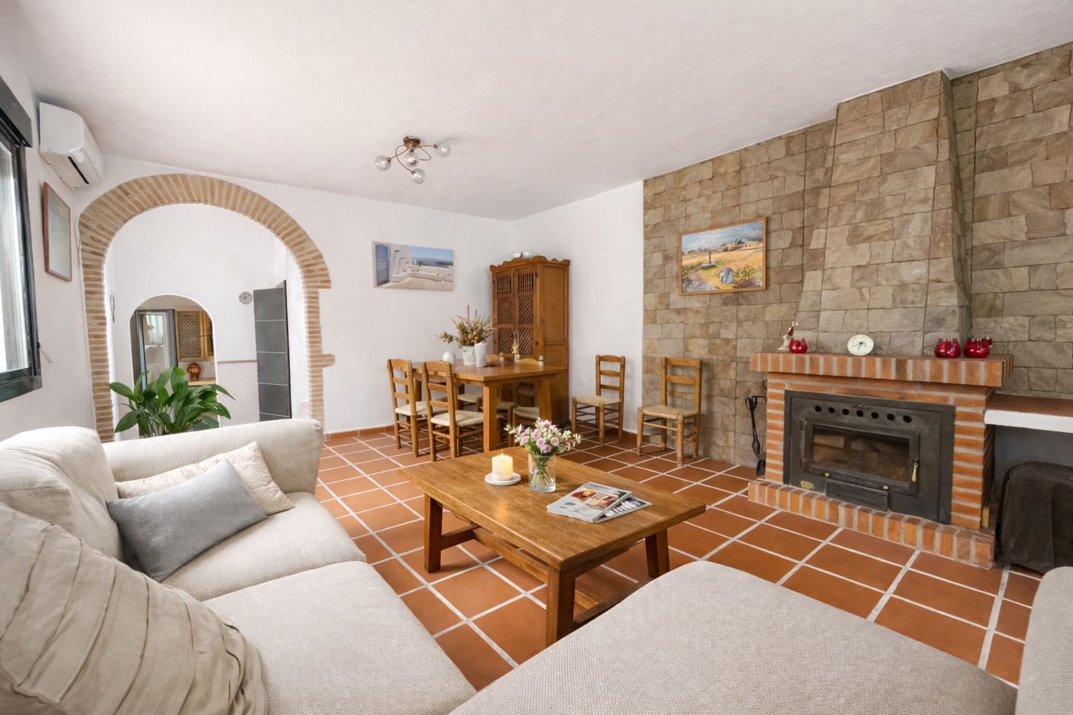 2 makuuhuone Huvila vuokrattavana paikassa Frigiliana mukana uima-altaan 
autotalli - 1 800 € (Ref: 7857216)