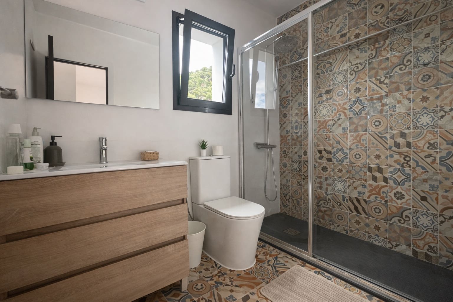 2 makuuhuone Huvila vuokrattavana paikassa Frigiliana mukana uima-altaan 
autotalli - 1 800 € (Ref: 7857216)