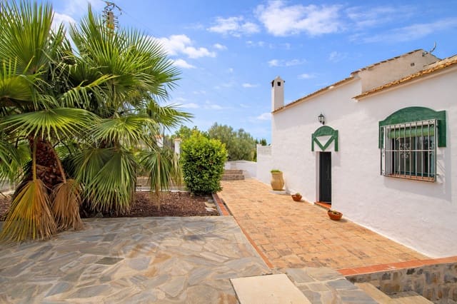 2 bedroom Villa for rent in Frigiliana with pool garage - € 1,800 (Ref: 7857216)