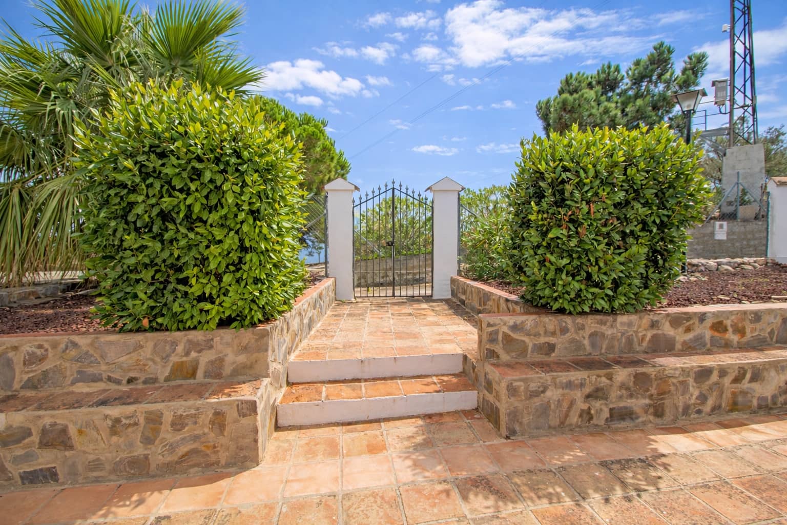 2 makuuhuone Huvila vuokrattavana paikassa Frigiliana mukana uima-altaan 
autotalli - 1 800 € (Ref: 7857216)