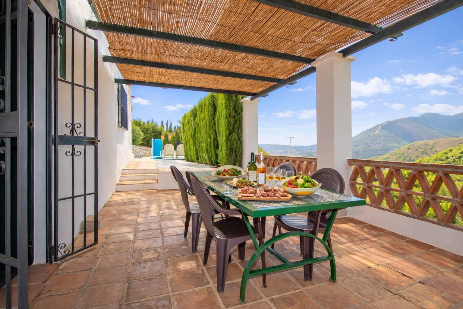 2 makuuhuone Huvila vuokrattavana paikassa Frigiliana mukana uima-altaan 
autotalli - 1 800 € (Ref: 7857216)