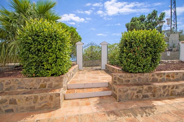 2 bedroom Villa for rent in Frigiliana with pool garage - € 1,800 (Ref: 7857216)