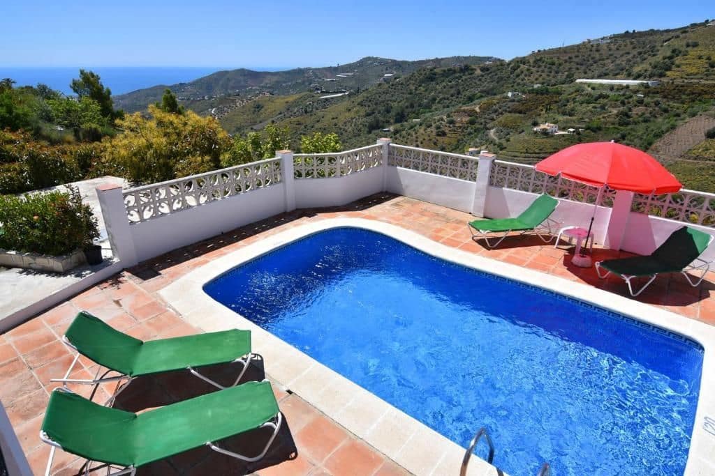 2 Zimmer Villa zu vermieten in Torrox mit Pool - 960 € (Ref: 7963954)