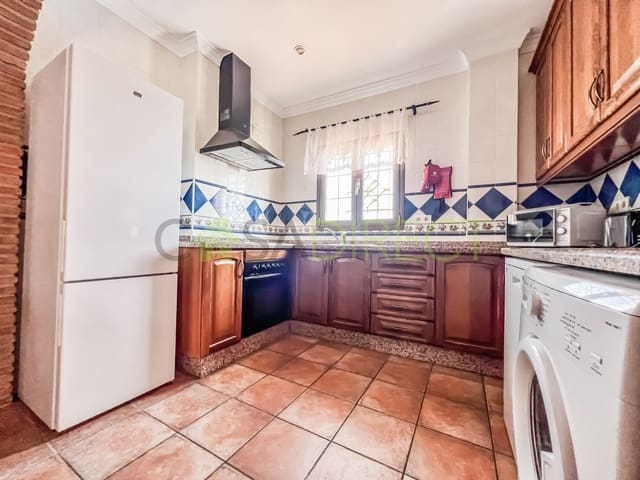 3 bedroom Villa for rent in Frigiliana with pool garage - € 1,650 (Ref: 7998802)