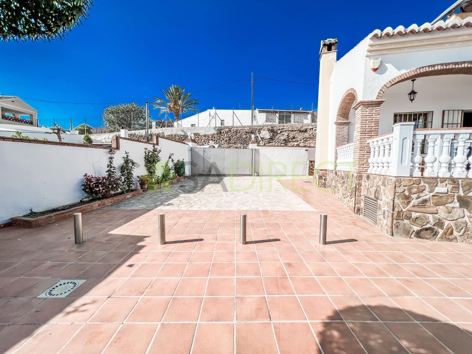 3 bedroom Villa for rent in Frigiliana with pool garage - € 1,650 (Ref: 7998802)