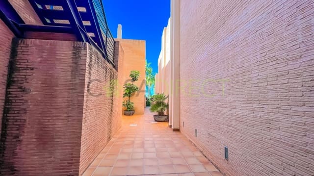 1 sovrum Lägenhet att hyra i Estepona med pool garage - 2 640 € (Ref: 8048333)