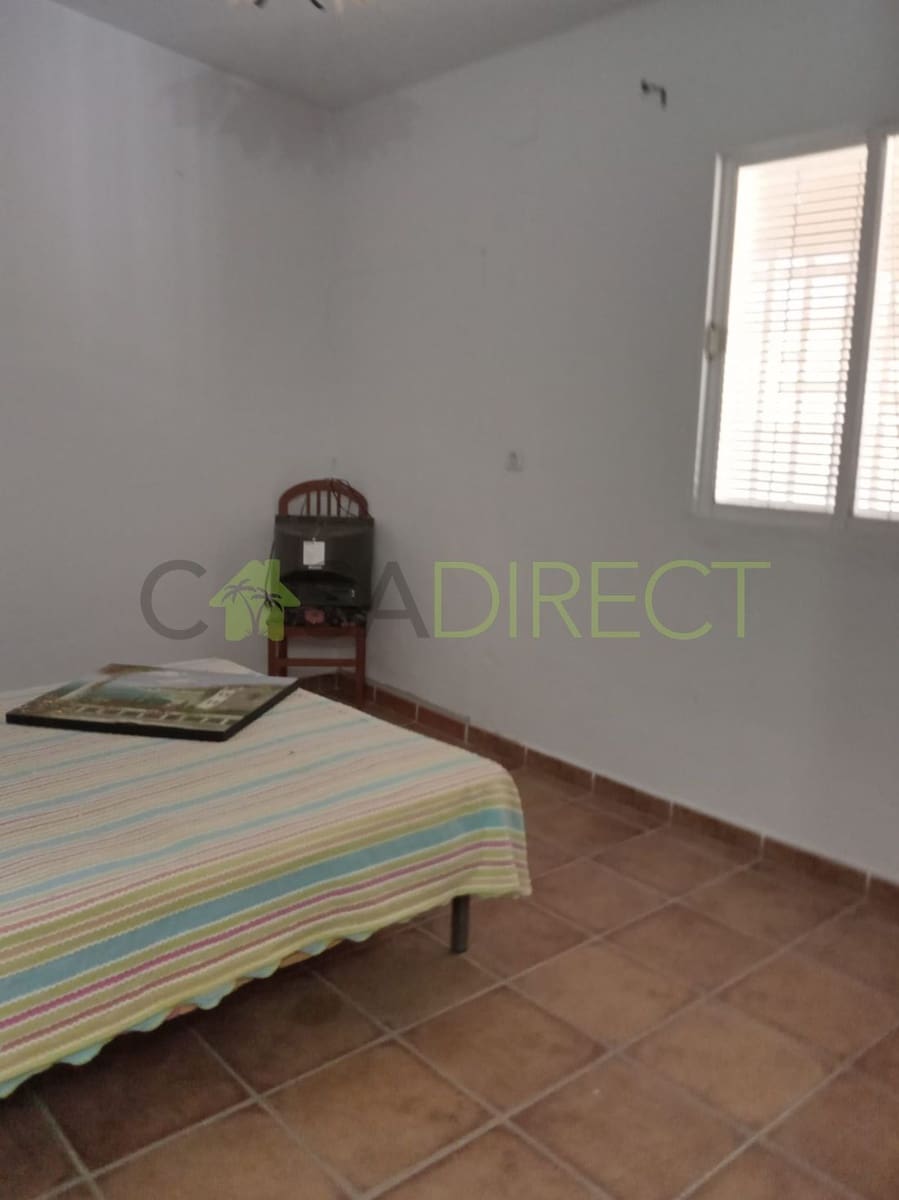 4 soveværelse Byhus til salg i Jayena med garage - € 68.250 (Ref: 8048334)