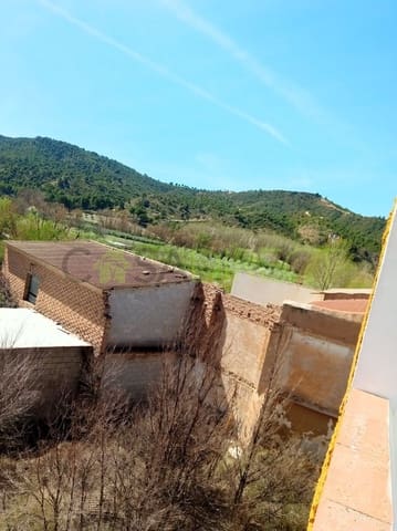 4 slaapkamer Huis te koop in Jayena met garage - € 68.250 (Ref: 8048334)