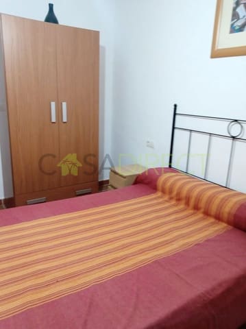 4 slaapkamer Huis te koop in Jayena met garage - € 68.250 (Ref: 8048334)