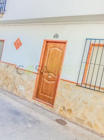 4 slaapkamer Huis te koop in Jayena met garage - € 68.250 (Ref: 8048334)