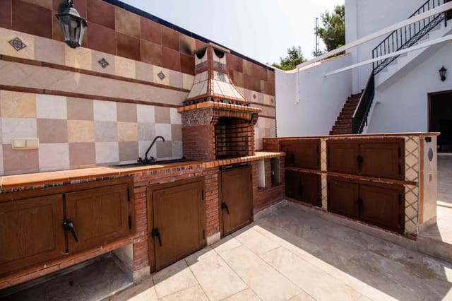 4 slaapkamer Villa te koop in Frigiliana met zwembad garage - € 849.000 (Ref: 8064910)