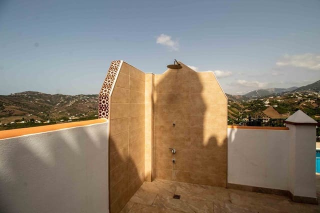 4 slaapkamer Villa te koop in Frigiliana met zwembad garage - € 849.000 (Ref: 8064910)