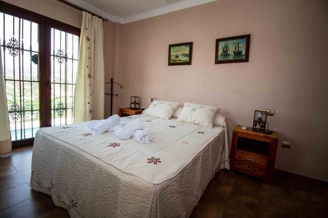 4 slaapkamer Villa te koop in Frigiliana met zwembad garage - € 849.000 (Ref: 8064910)