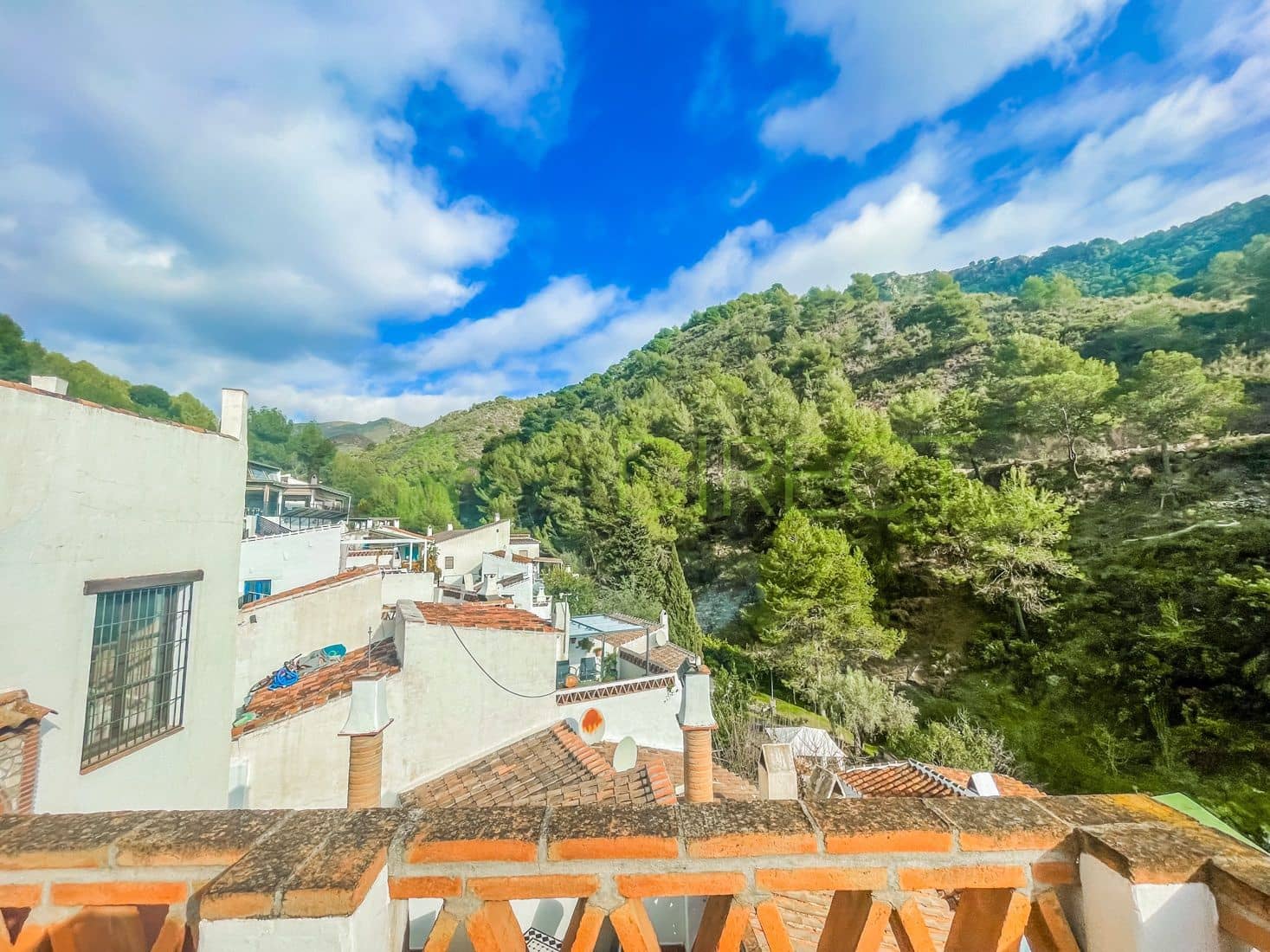 9 bedroom Villa for sale in El Acebuchal with pool - € 295,000 (Ref: 8064912)