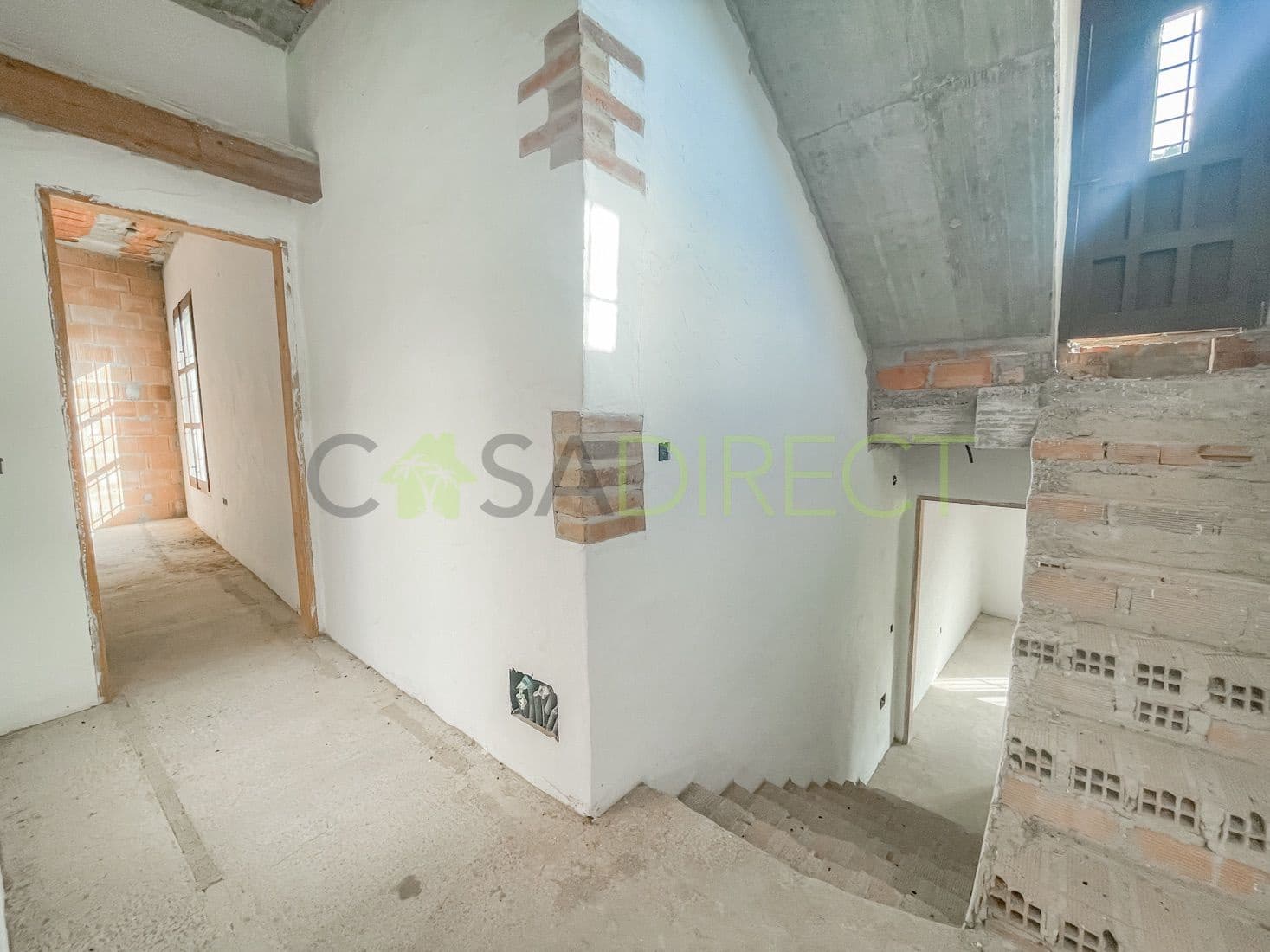 9 bedroom Villa for sale in El Acebuchal with pool - € 295,000 (Ref: 8064912)