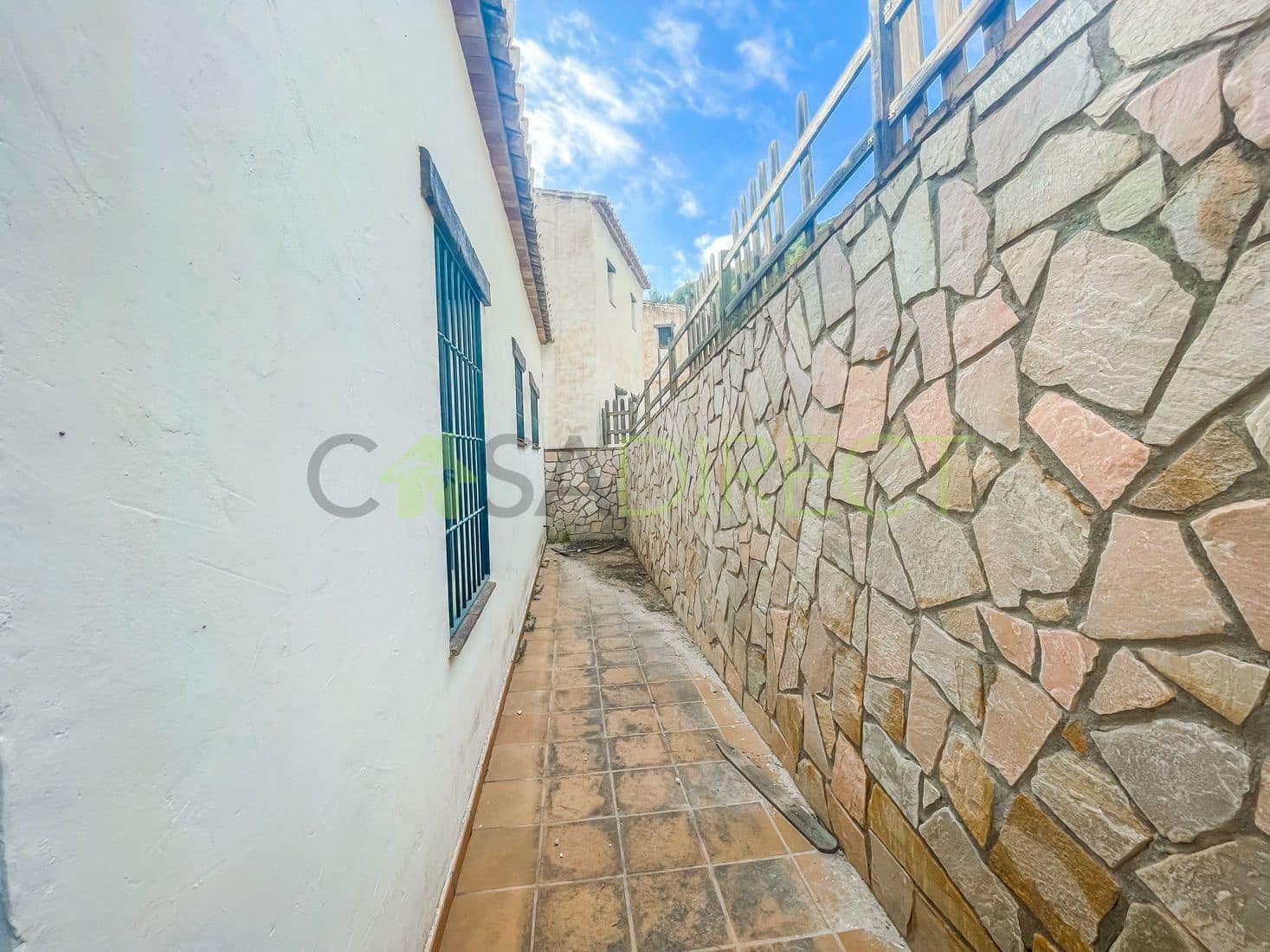 9 bedroom Villa for sale in El Acebuchal with pool - € 295,000 (Ref: 8064912)