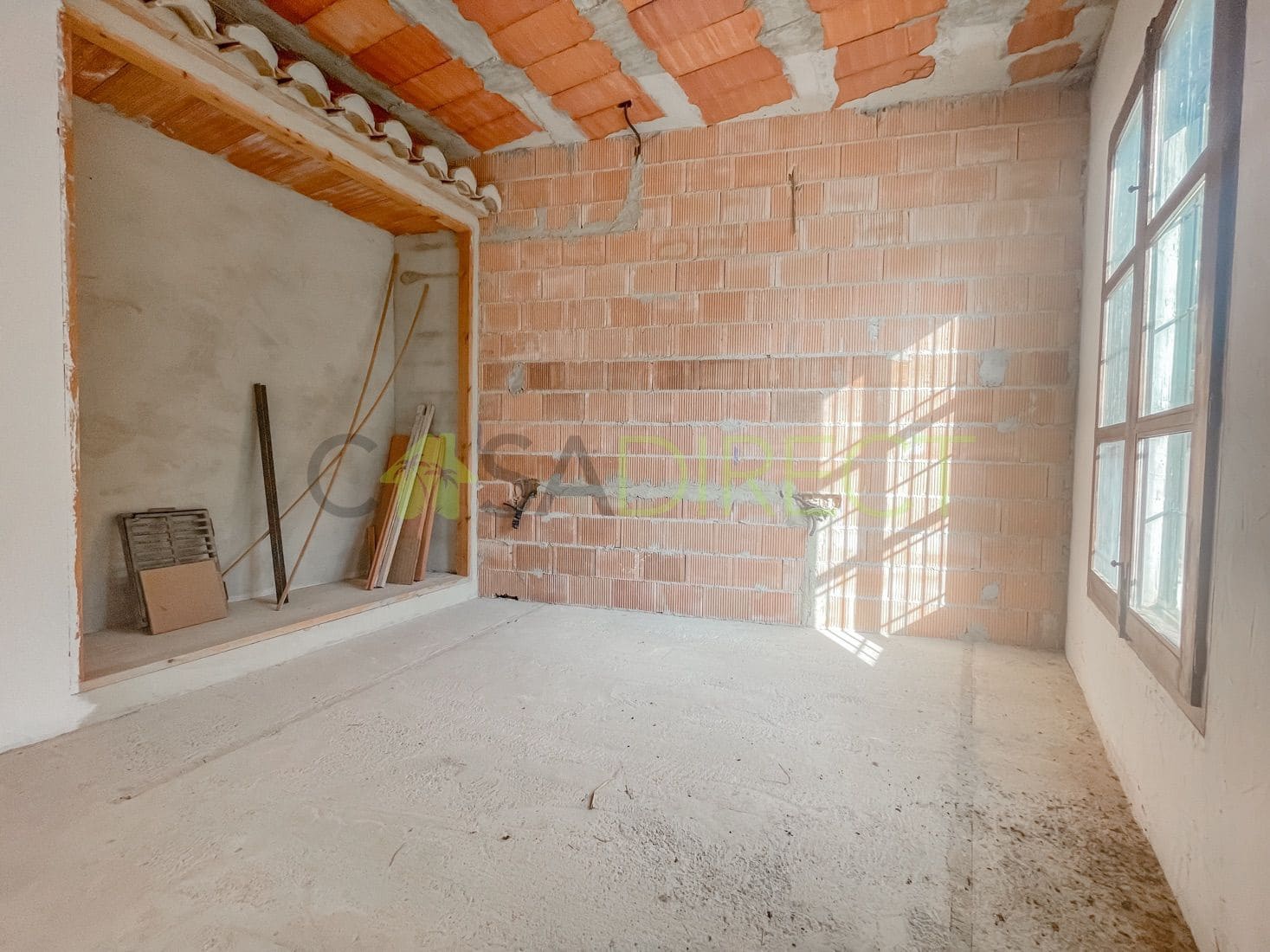 9 bedroom Villa for sale in El Acebuchal with pool - € 295,000 (Ref: 8064912)