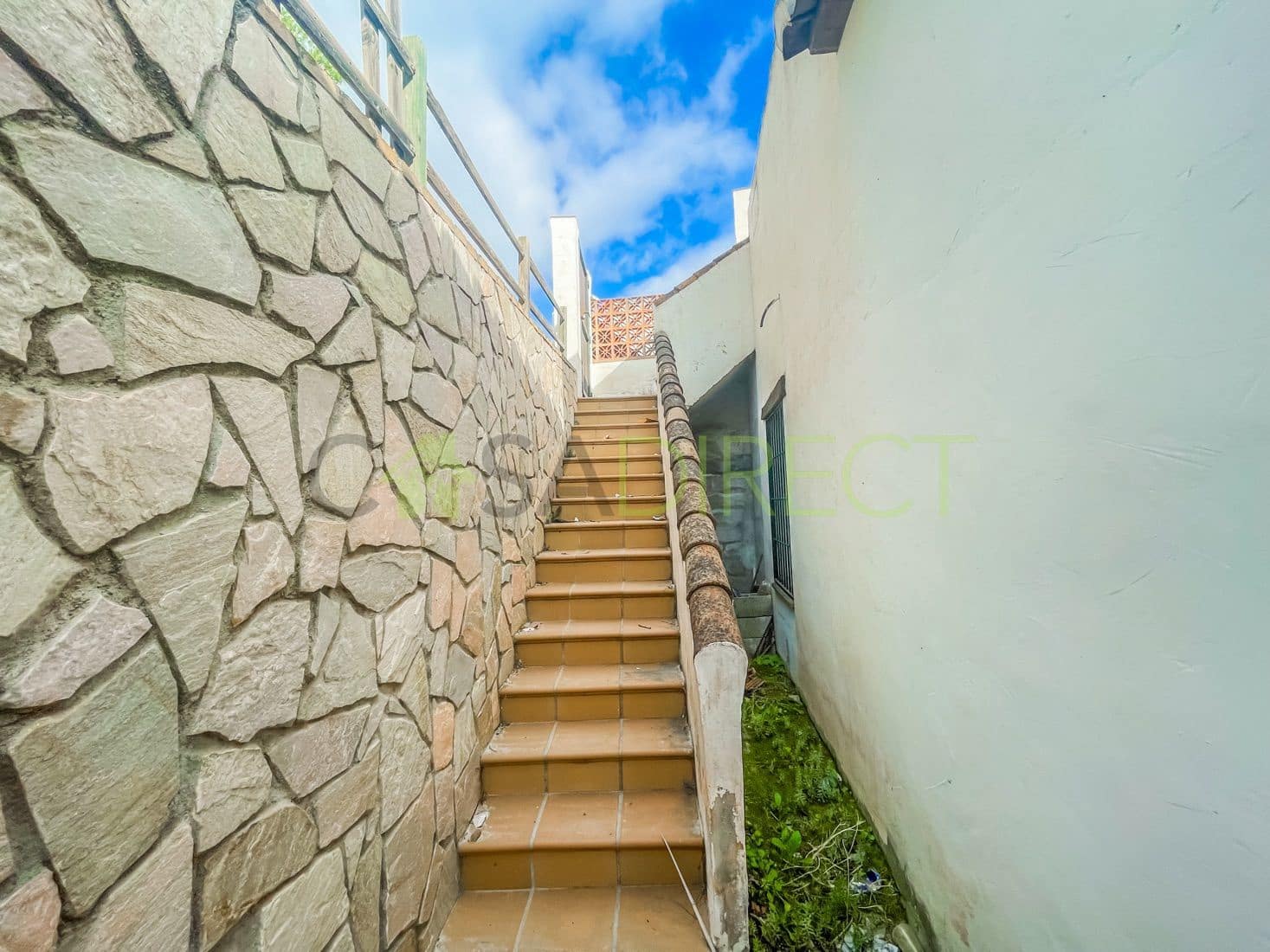 9 bedroom Villa for sale in El Acebuchal with pool - € 295,000 (Ref: 8064912)