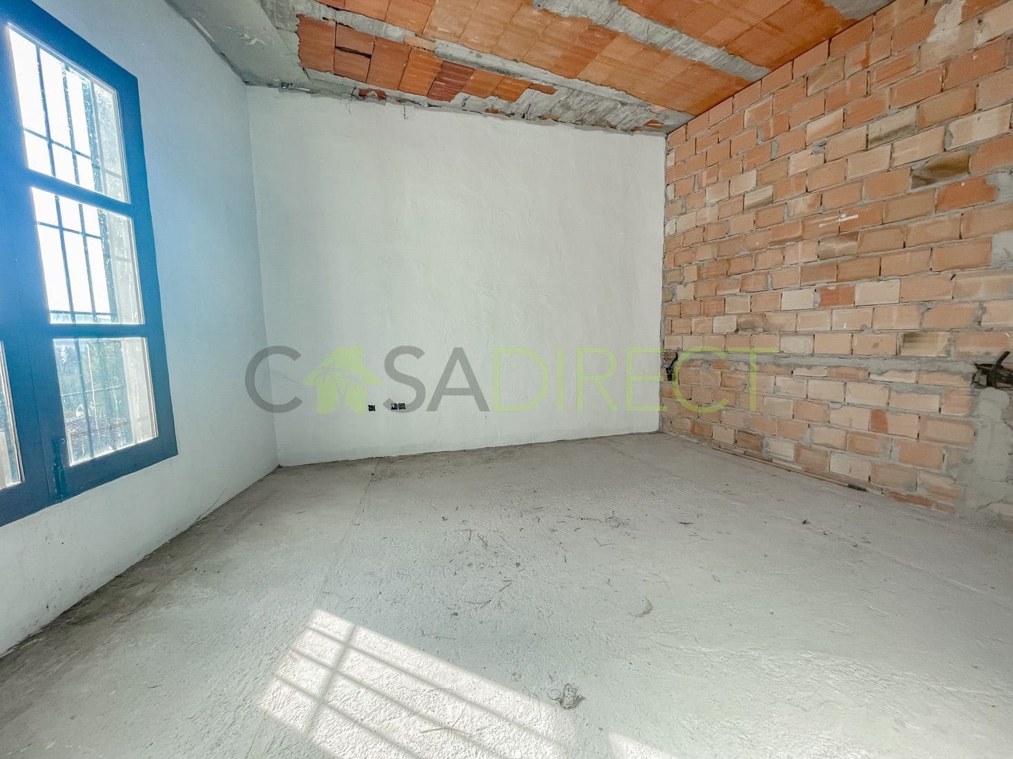 9 bedroom Villa for sale in El Acebuchal with pool - € 295,000 (Ref: 8064912)