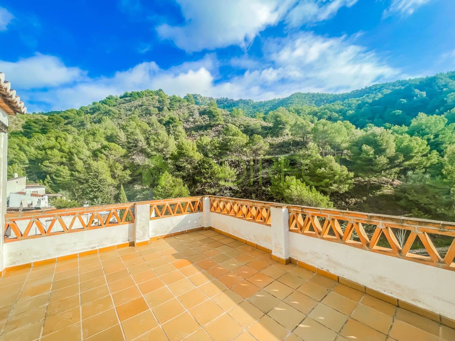 9 bedroom Villa for sale in El Acebuchal with pool - € 295,000 (Ref: 8064912)