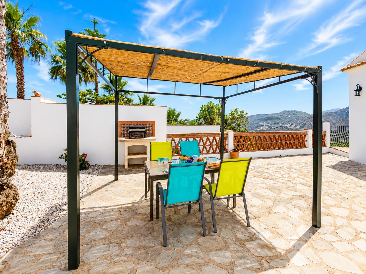 2 bedroom Villa for rent in La Herradura with pool garage - € 1,800 (Ref: 8064913)