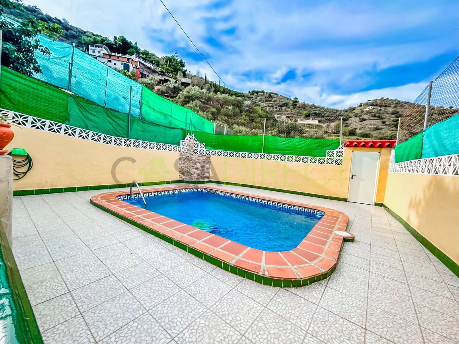 2 chambre Finca/Maison de Campagne à vendre à Torrox avec piscine garage - 294 000 € (Ref: 8168508)