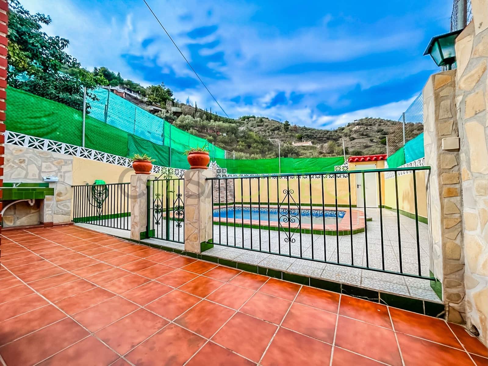 2 chambre Finca/Maison de Campagne à vendre à Torrox avec piscine garage - 294 000 € (Ref: 8168508)