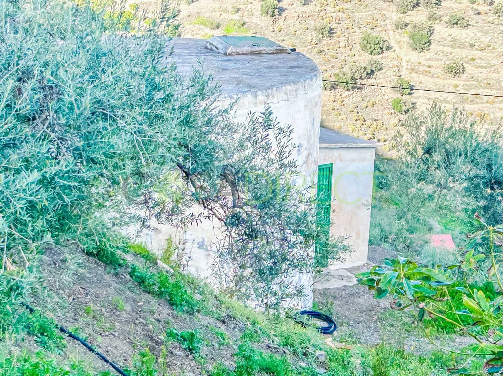 2 chambre Finca/Maison de Campagne à vendre à Torrox avec piscine garage - 294 000 € (Ref: 8168508)