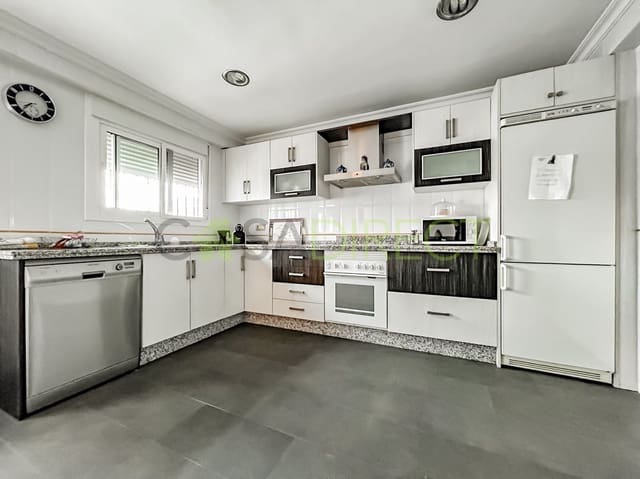 3 slaapkamer Halfvrijstaande villa te koop in Alhama de Granada - € 93.267 (Ref: 8221551)