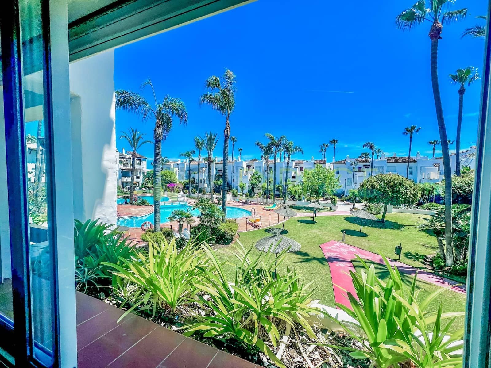 2 soveværelse Lejlighed til leje i Costalita med swimmingpool garage - € 2.280 (Ref: 8278376)