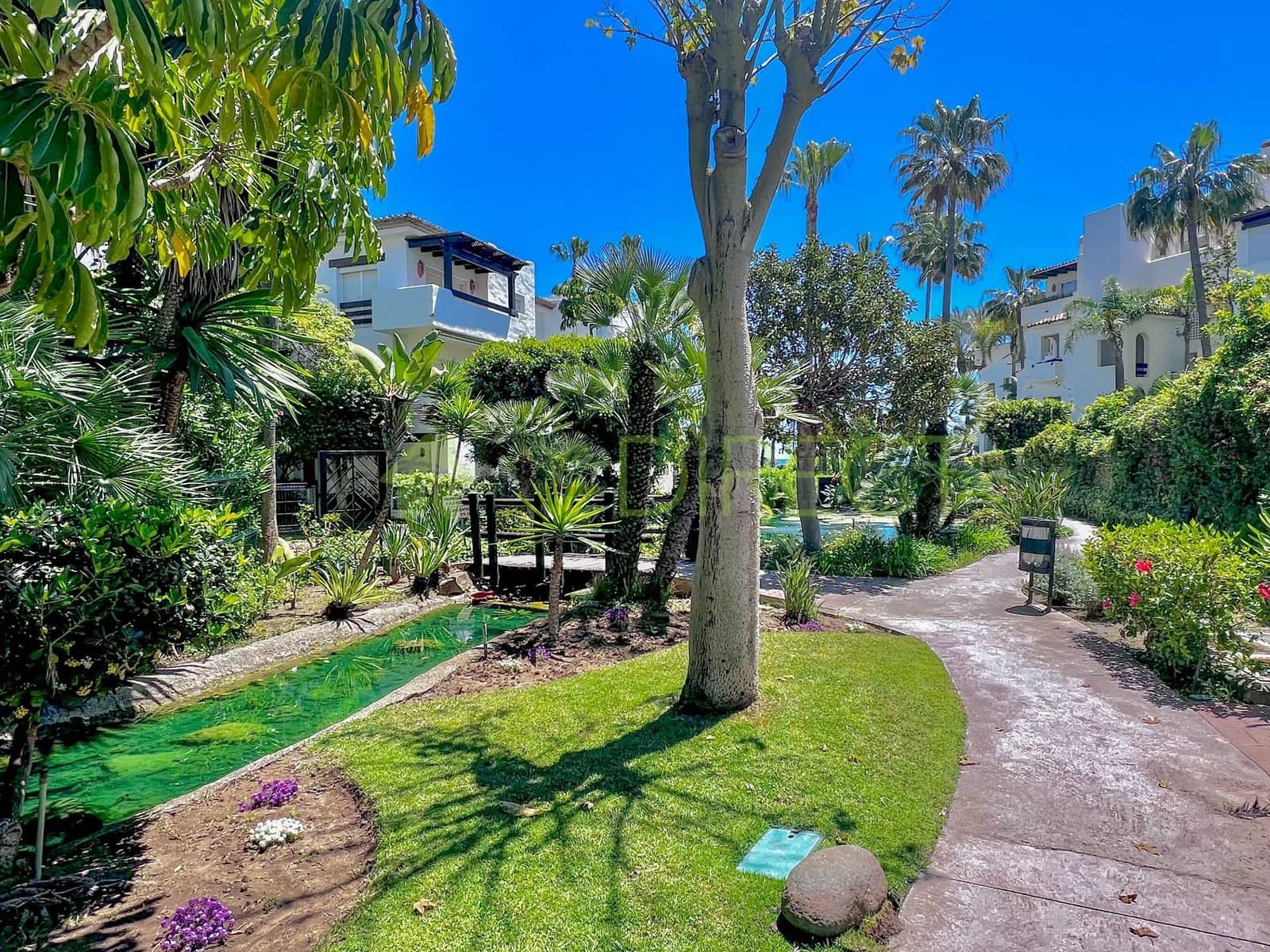 2 soveværelse Lejlighed til leje i Costalita med swimmingpool garage - € 2.280 (Ref: 8278376)