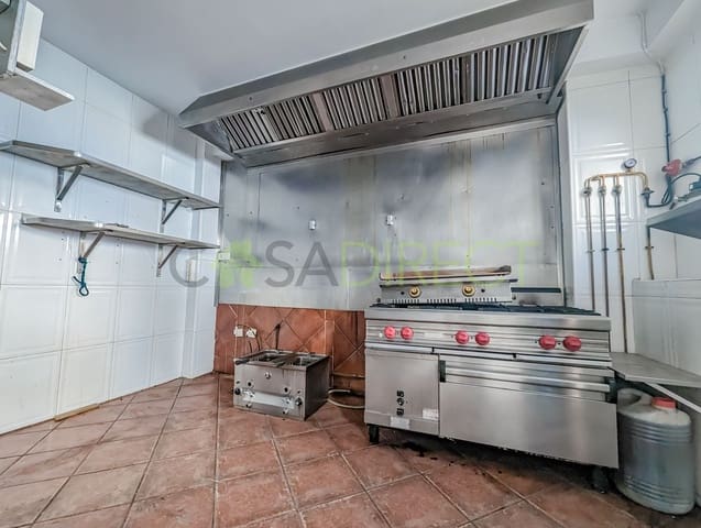 Kommersiell til salgs i Nerja - € 315 000 (Ref: 8288875)