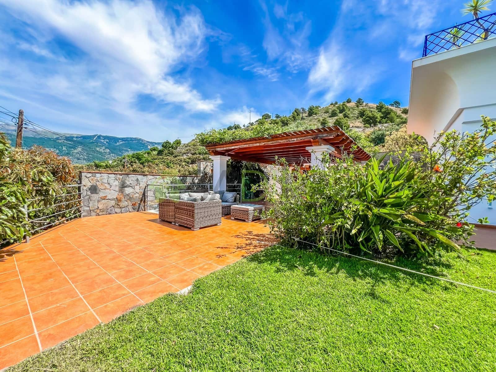 5 soveværelse Villa til leje i Competa med swimmingpool garage - € 5.160 (Ref: 8319070)