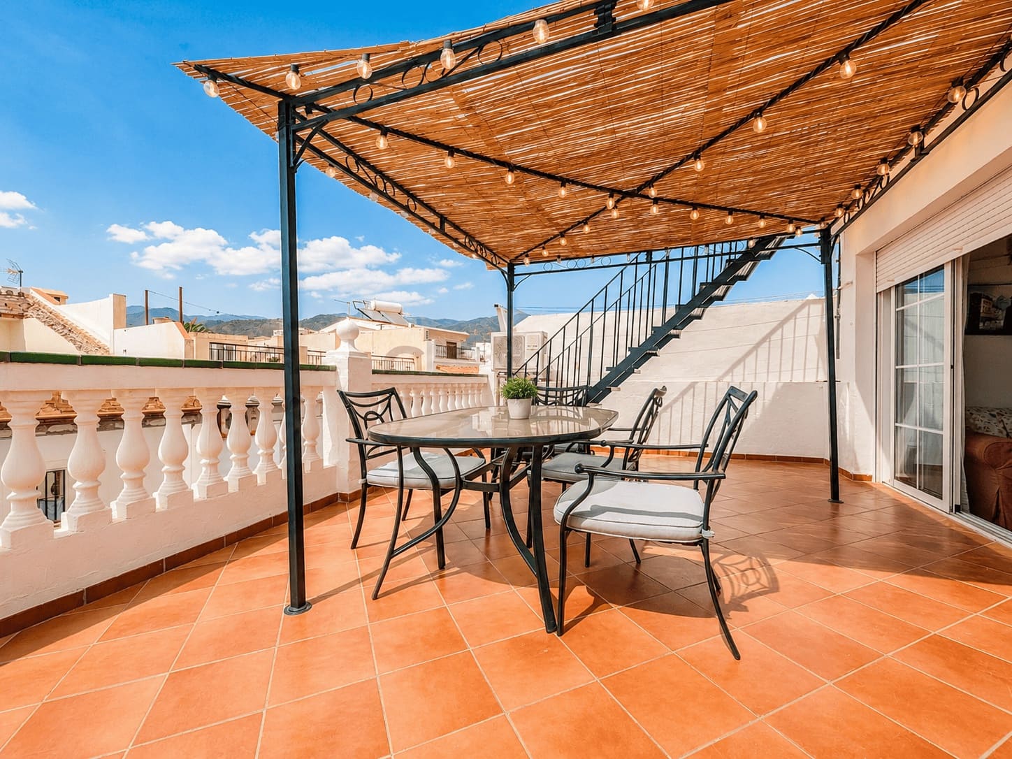 3 makuuhuone Asunto vuokrattavana paikassa Nerja - 1 560 € (Ref: 8348912)