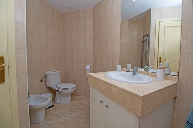 Appartement de 2 chambres à louer à Nerja avec garage - 1 200 € (Ref: 8396577)