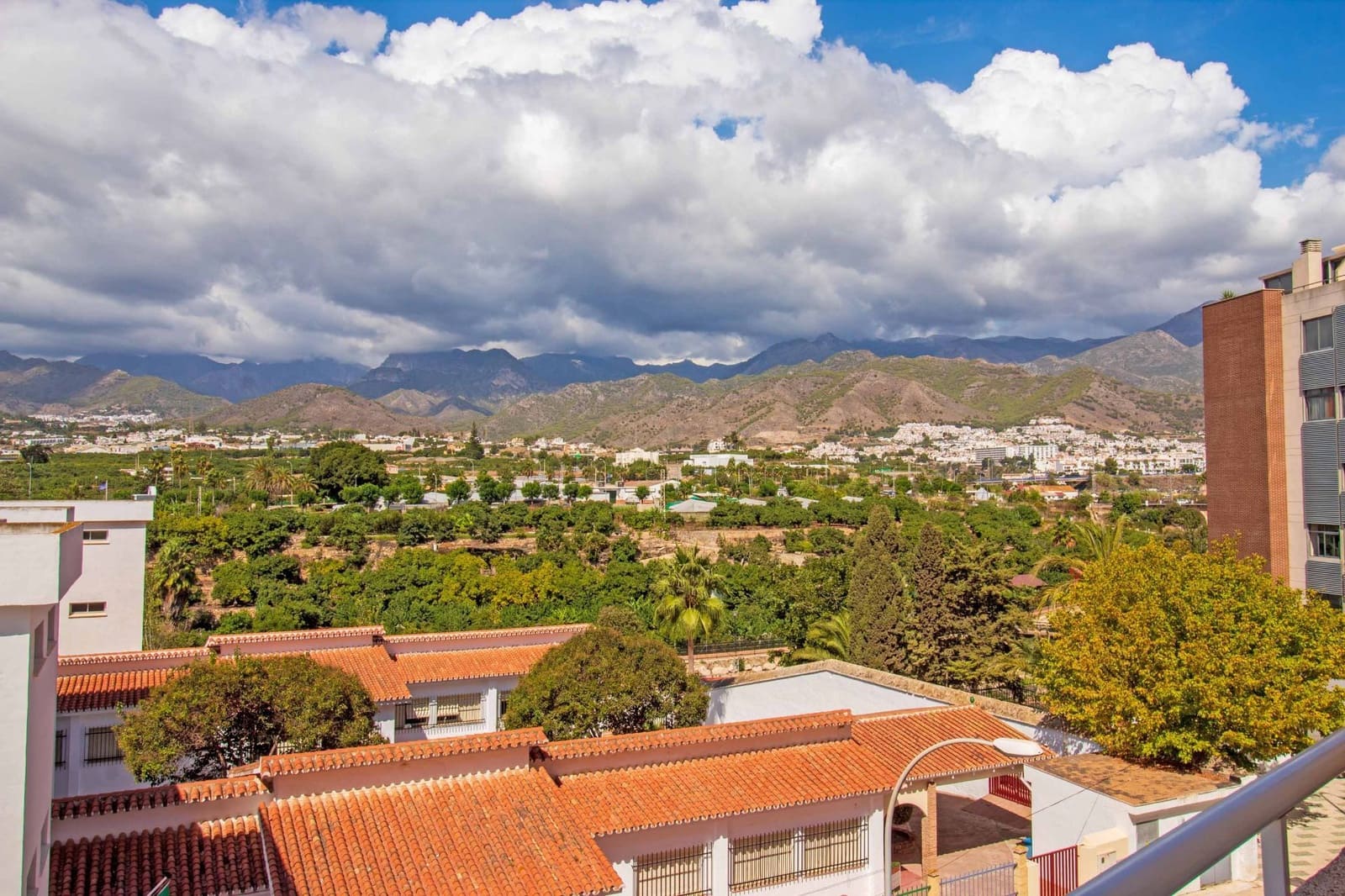 2 soveværelse Lejlighed til leje i Nerja med garage - € 1.200 (Ref: 8396577)