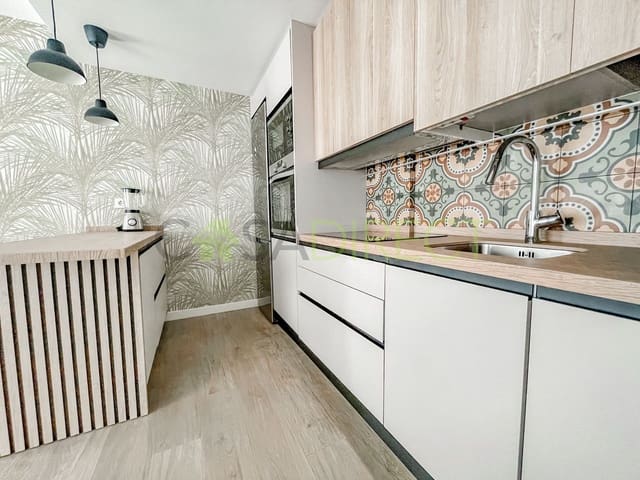 2 sovrum Lägenhet att hyra i Almuñécar med pool garage - 1 080 € (Ref: 8404660)