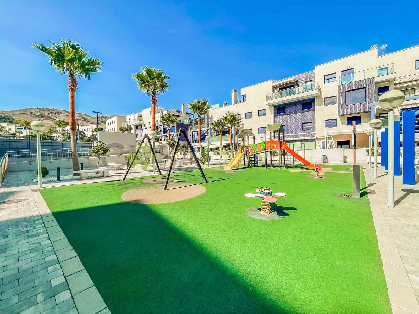 2 quarto Apartamento para arrendar em Almunecar com piscina garagem - 1 080 € (Ref: 8404660)