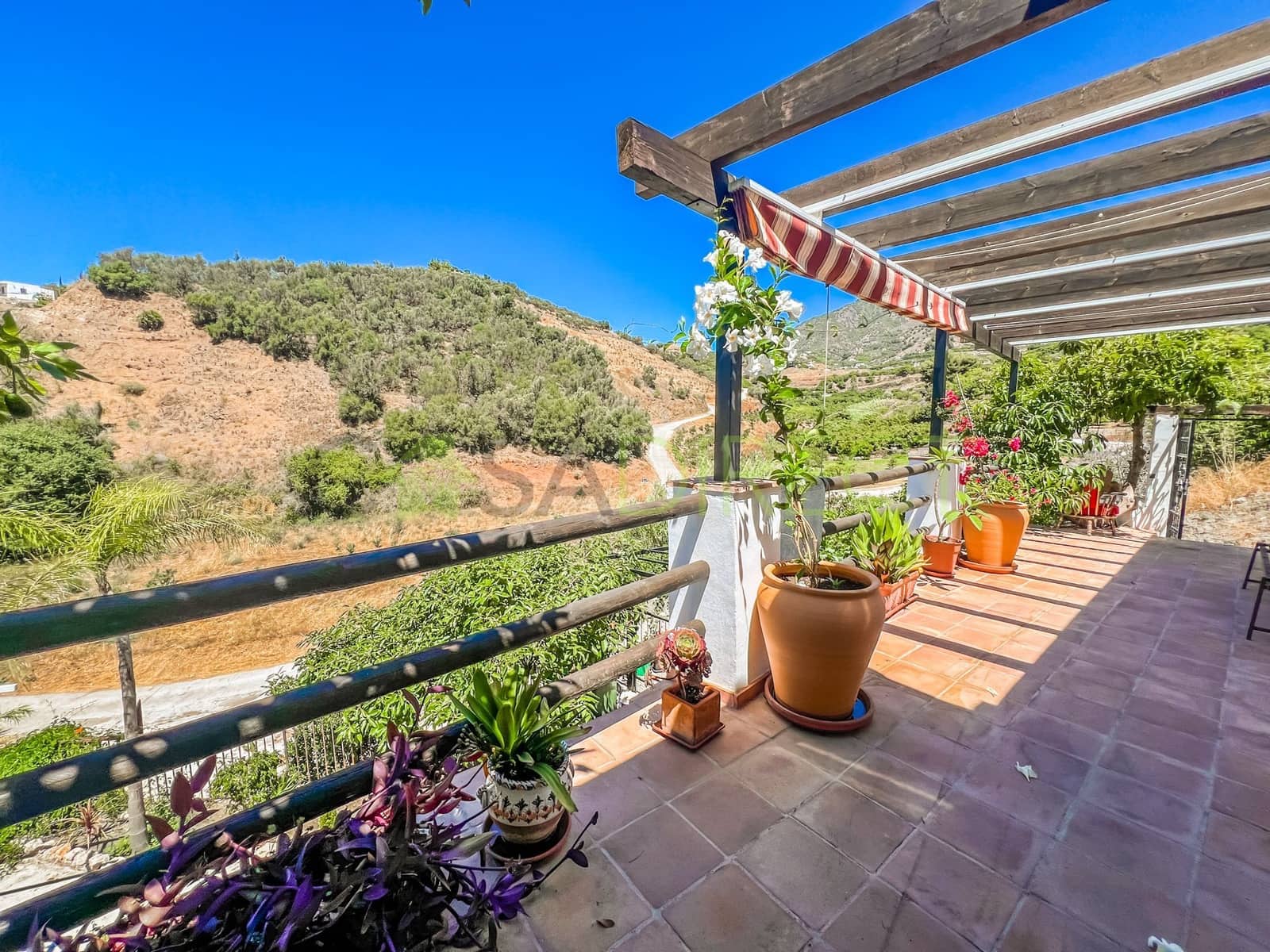 2 soveværelse Finca/Landehus til leje i Frigiliana med swimmingpool garage - € 1.200 (Ref: 8409279)
