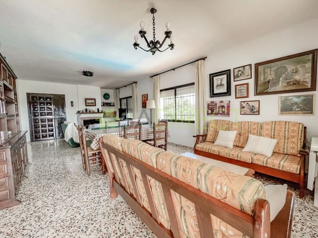 3 soverom Villa til salgs i Vélez-Málaga med svømmebasseng garasje - € 450 000 (Ref: 8430197)