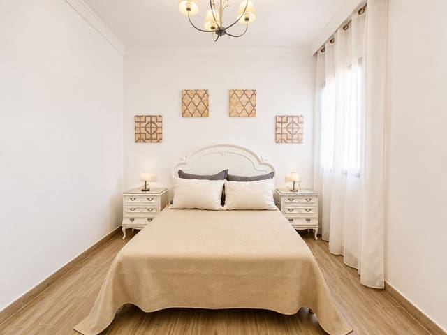 2 Zimmer Wohnung zu vermieten in Nerja - 1.200 € (Ref: 8477643)