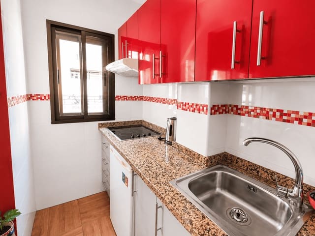 1 makuuhuone Huoneisto vuokrattavana paikassa Nerja mukana uima-altaan - 720 € (Ref: 8531610)
