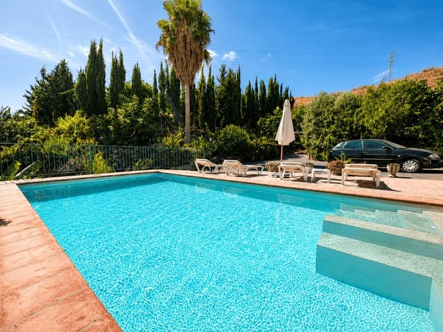 3 Zimmer Finca/Landgut zu vermieten in Nerja mit Pool Garage - 2.400 € (Ref: 8531613)