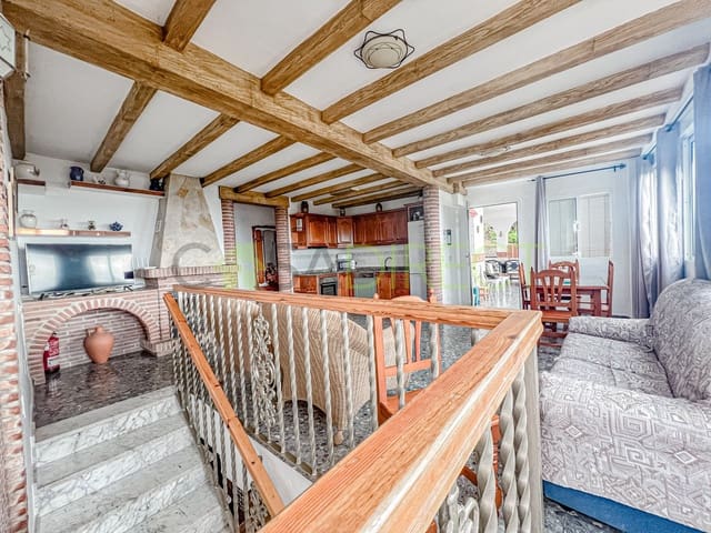 3 bedroom Villa for rent in Frigiliana with pool garage - € 2,400 (Ref: 8539521)