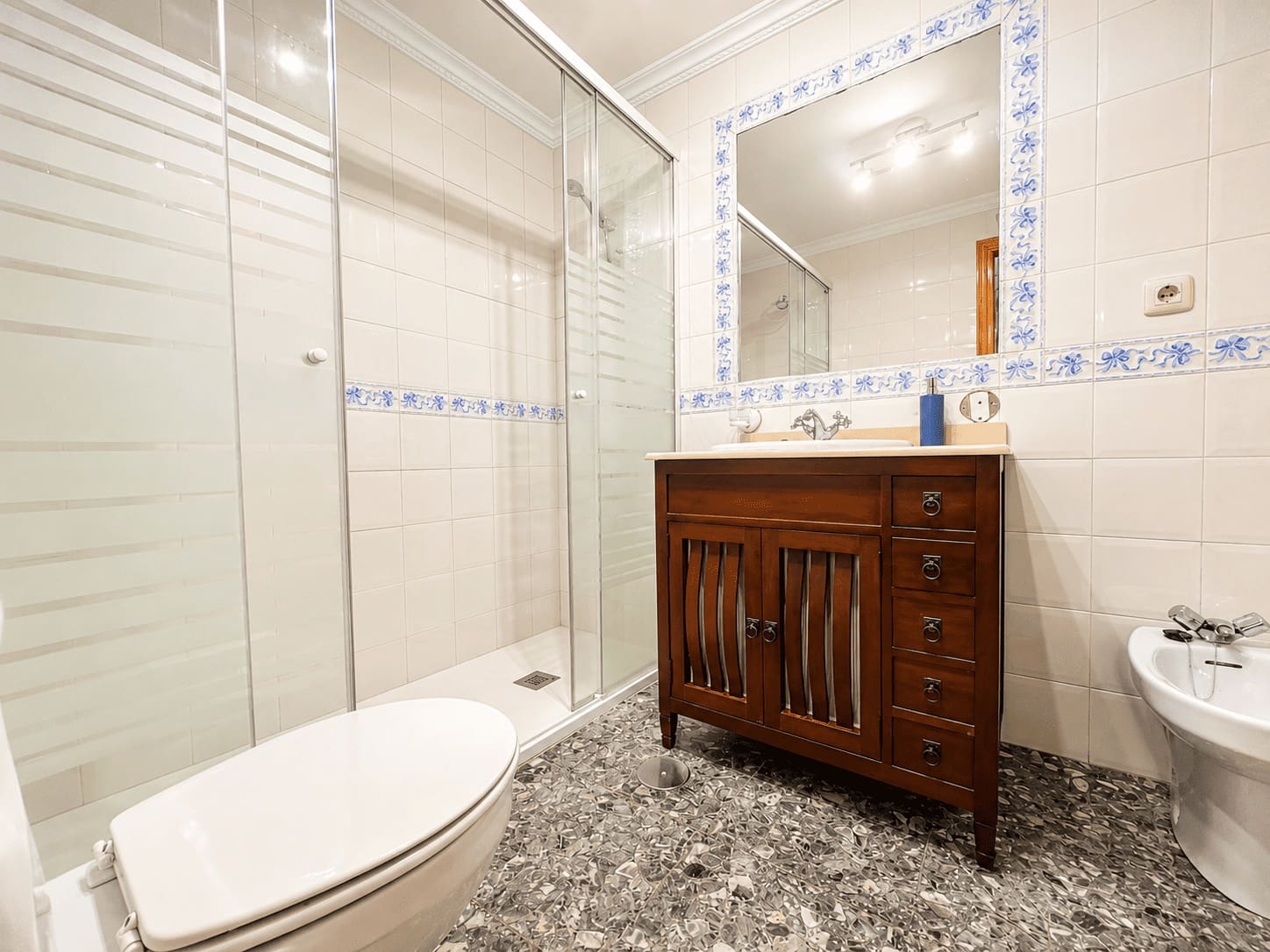 3 bedroom Villa for rent in Frigiliana with pool garage - € 2,400 (Ref: 8539521)
