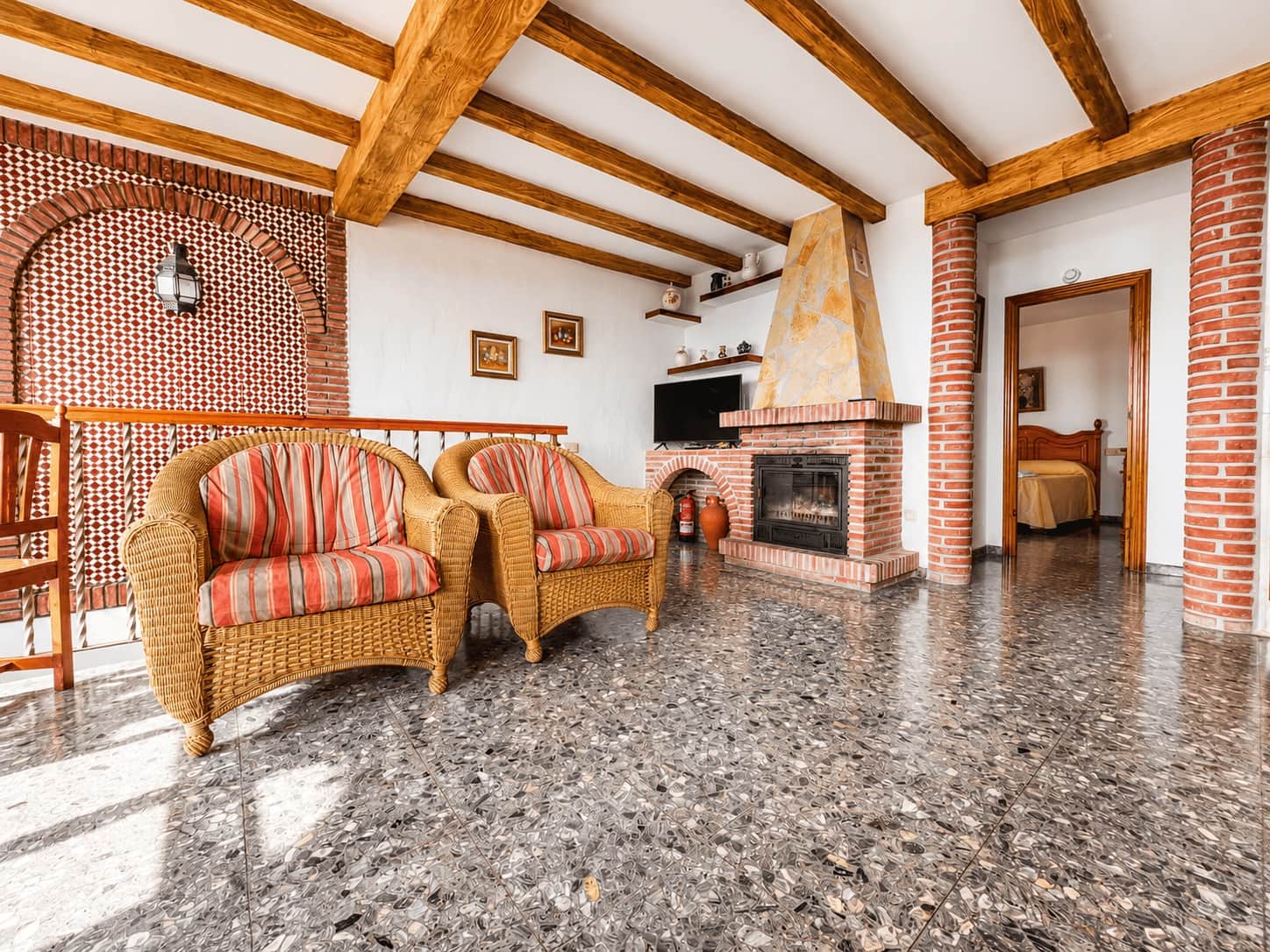 3 bedroom Villa for rent in Frigiliana with pool garage - € 2,400 (Ref: 8539521)