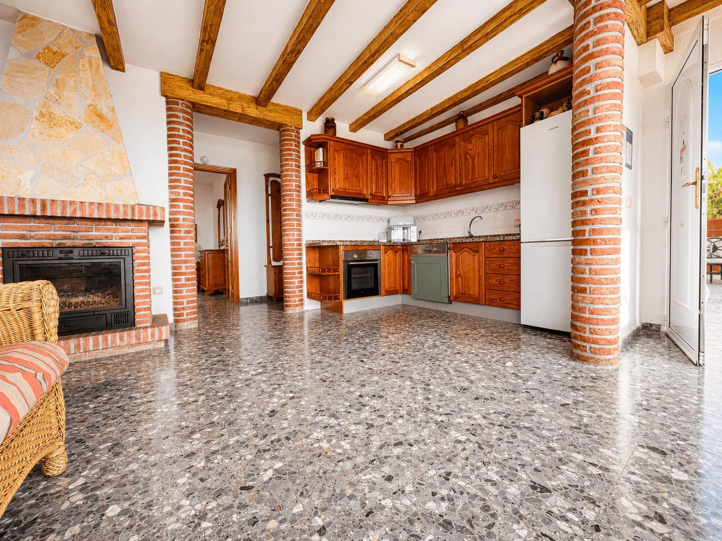 3 bedroom Villa for rent in Frigiliana with pool garage - € 2,400 (Ref: 8539521)