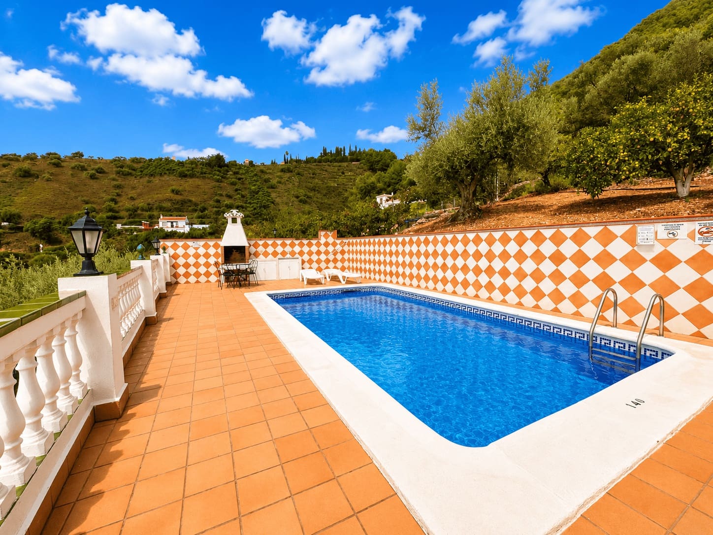 3 bedroom Villa for rent in Frigiliana with pool garage - € 2,400 (Ref: 8539521)